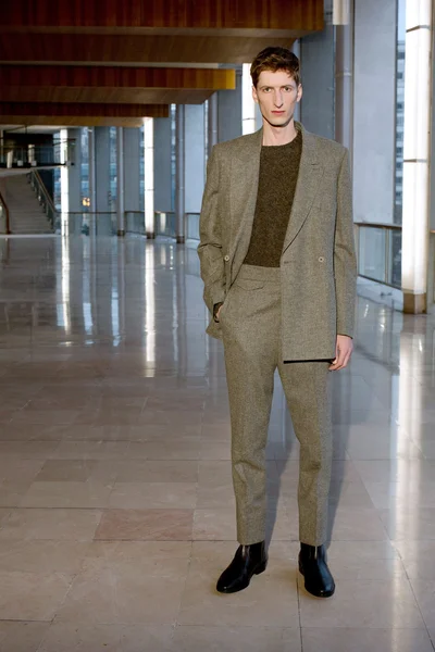 Look 12